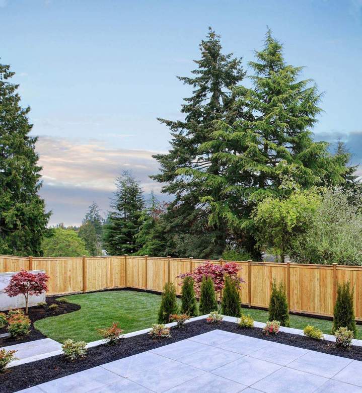 Fiez-vous à mon savoir-faire pour poser la clôture adaptée à votre propriété. 